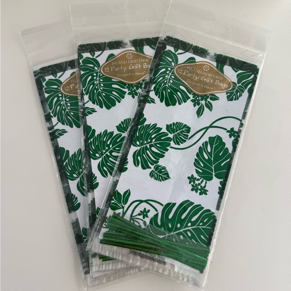 Green Tropical Party Gift Bags - 12 Count